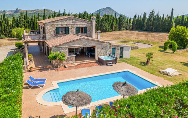 Can Banzer - Photo 1